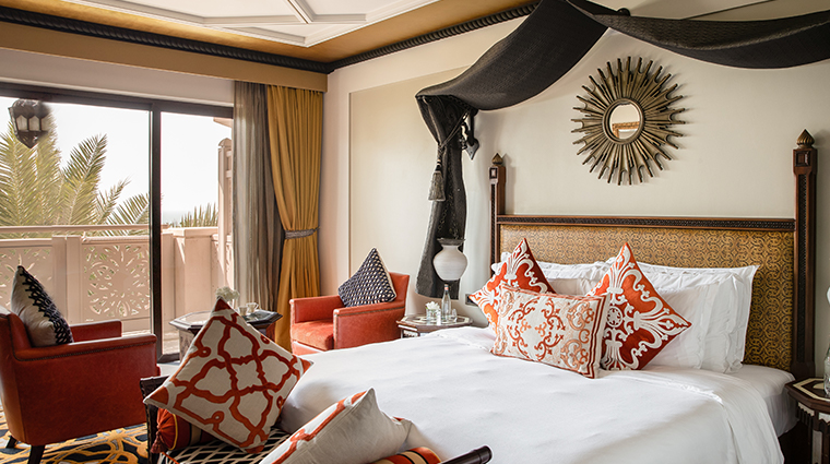 jumeirah al qasr one bedroom ocean suite bed