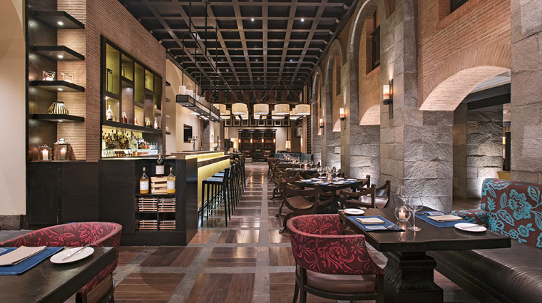 jw marriott el convento cusco bar