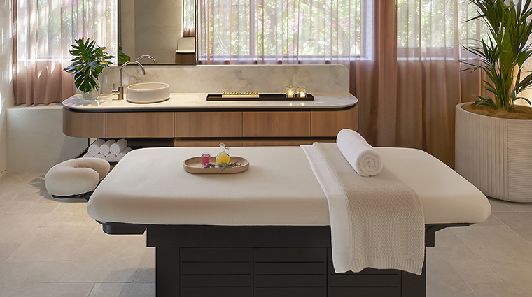 jw marriott gold coast resort and spa signature treatment room