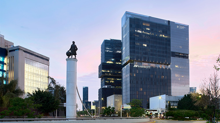 jw marriott hotel guadalajara facade2
