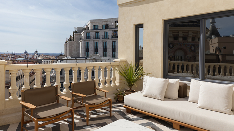 jw marriott hotel madrid suite puerta del sol king skyline vuew terrace