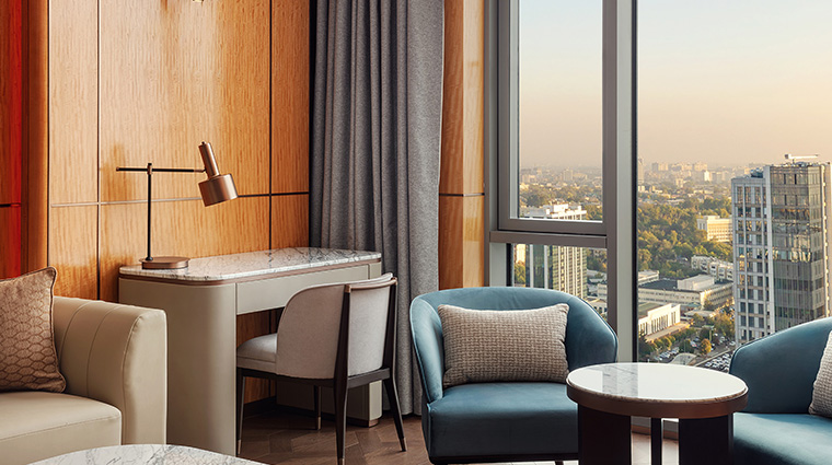 jw marriott tashkent executive suite living room2