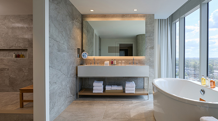 jw marriott reston station suite griffin living room