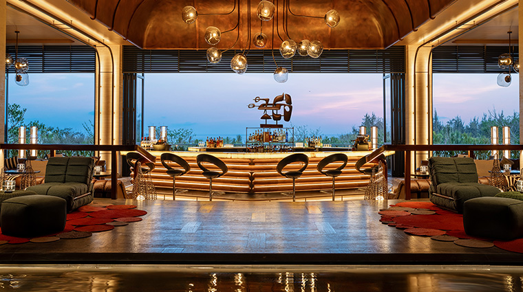 kimpton aqeos hainan bar ronero