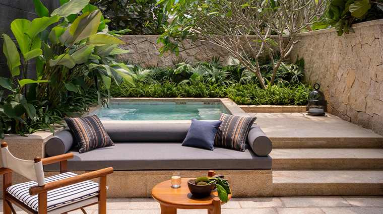 kimpton aqeos hainan queen plunge pool