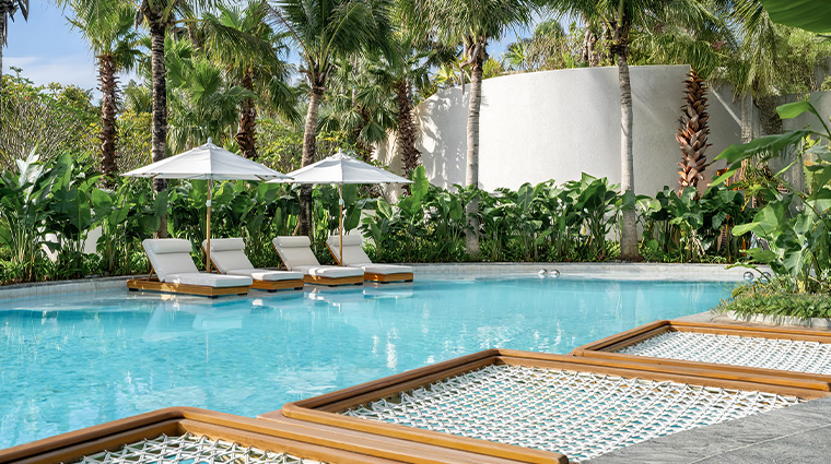 kimpton aqeos hainan relax pool