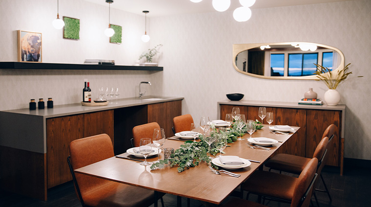 kimpton armory hotel bozeman presidential suite dinner parlor