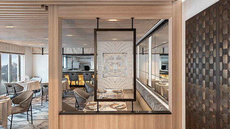 la dame silver endeavour dining interior