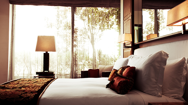 las alcobas a luxury collection hotel mexico city presidential suite bedroom
