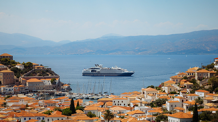 ponant l austral hydra vue exterieure grece mediterrannee