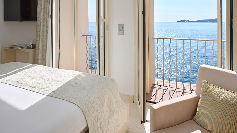 hotel cap estel guestroom