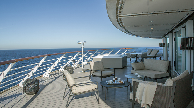 le commandant charcot deck seating