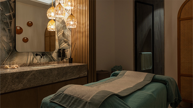 le royal meridien beach resort and spa retreat spa massage room