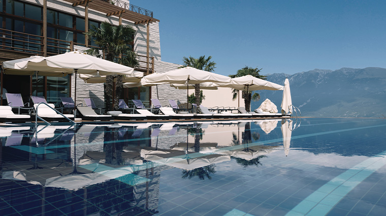 lefay resort spa lago di garda infinity pool building2023