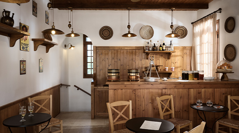 lesante cape Kafeneio