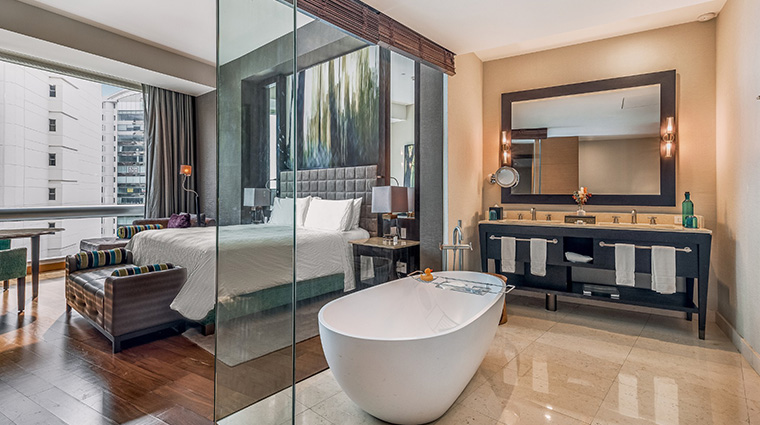 live aqua ciudad de mexico bosques de las lomas executive suite bathroom