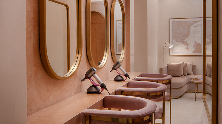 loulou spa female changing area