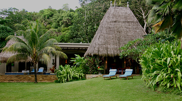 maia luxury resort lawn