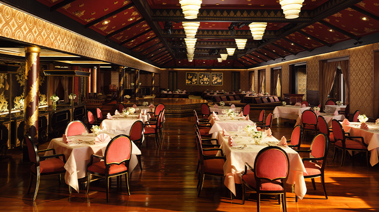 15 bangkok dine sala rim naam
