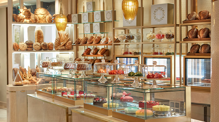mandarin oriental doha new cake shop