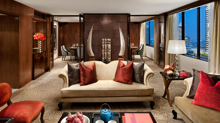 mandarin oriental jakarta living room