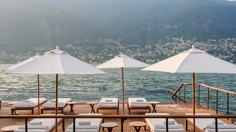 lake como pool