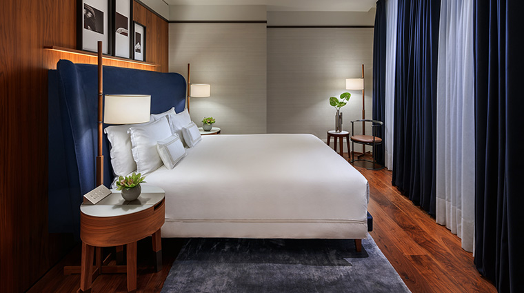 mandarin oriental milan new Designer suite bedroom