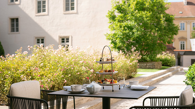 mandarin oriental prague deluxe terrace 3