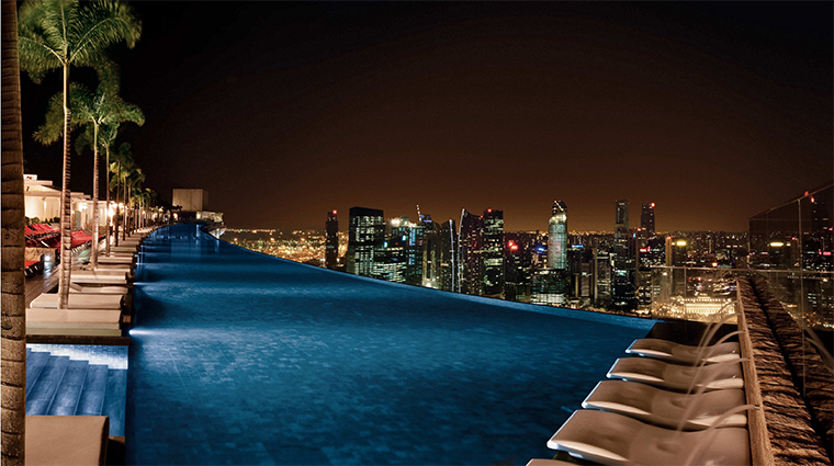 marina bay sands infinity pool skypark night view
