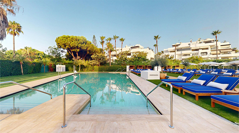 me marbella pool and solarium