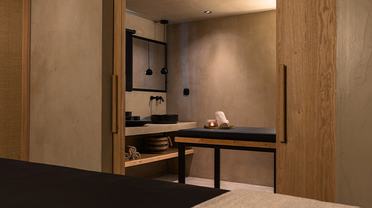 7 Minos Beach Art Hotel Spa