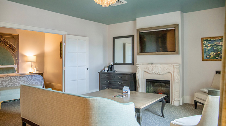 mirbeau inn and spa rhinebeck living room