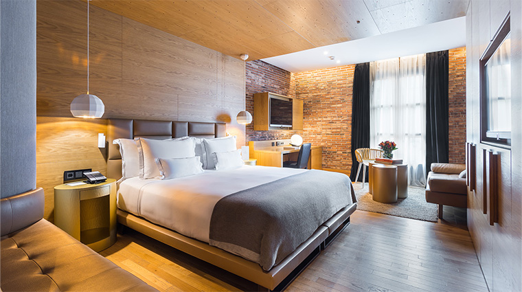 monument hotel 5gl junior suite