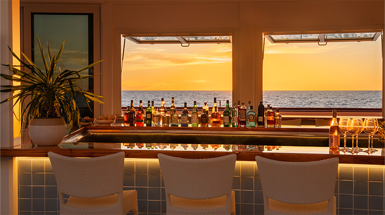 naples beach club a four seasons resort sunset bar