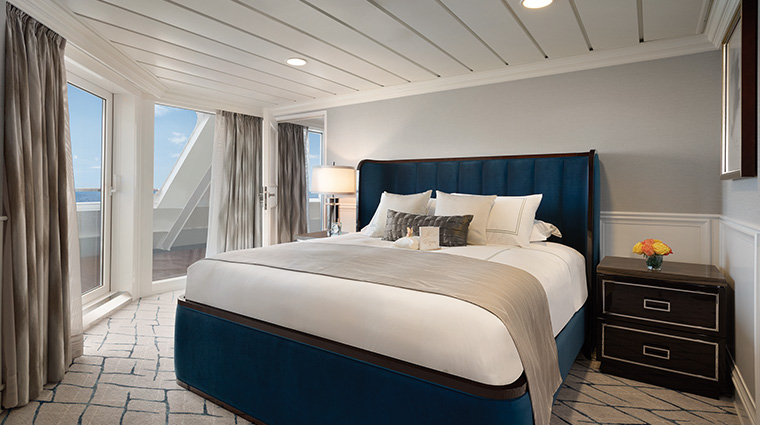 oceania insignia owners suite bedroom