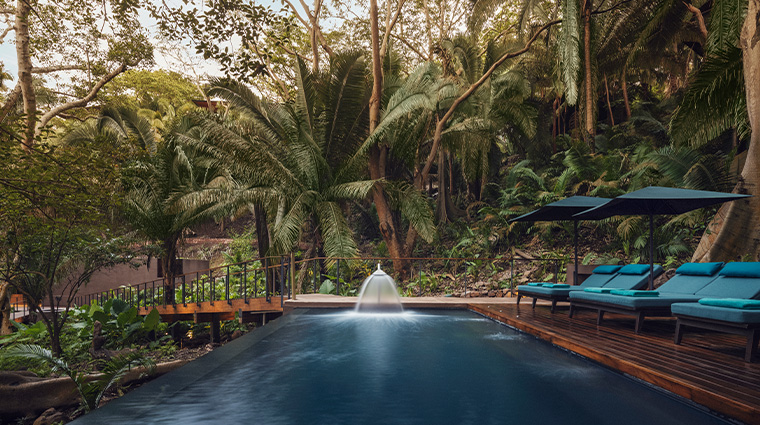 oneonly spa at oneonly mandarina pool fountain