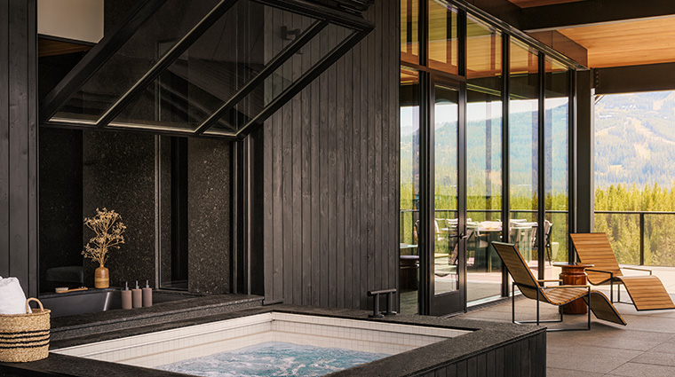 oneonly moonlight basin big sky suite terrace