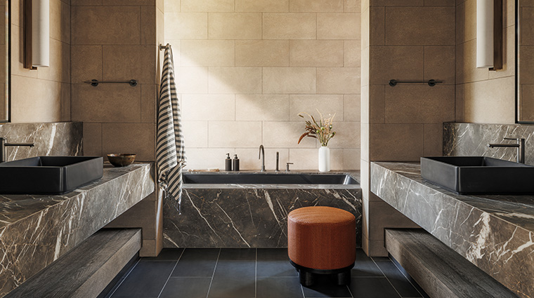 oneonly moonlight basin cabin bathroom