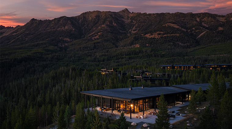 oneonly moonlight basin sky lodge exterior