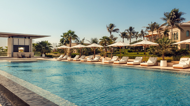 oneonly the palm safina pool loungers