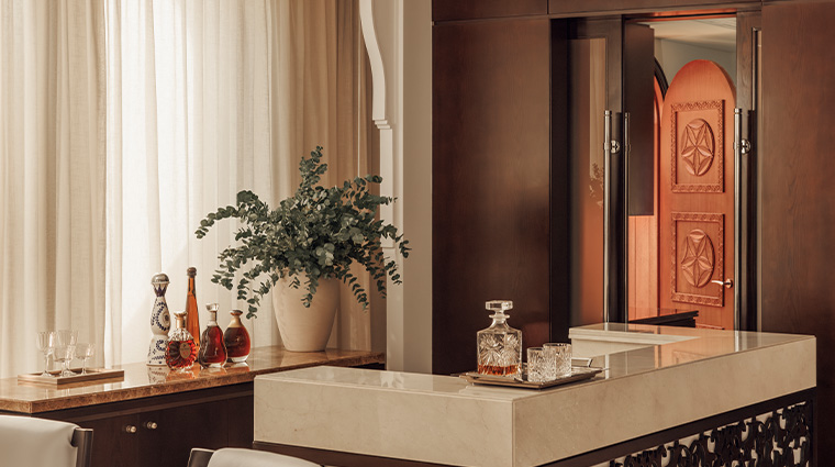 oneonly the palm two bedroom bar