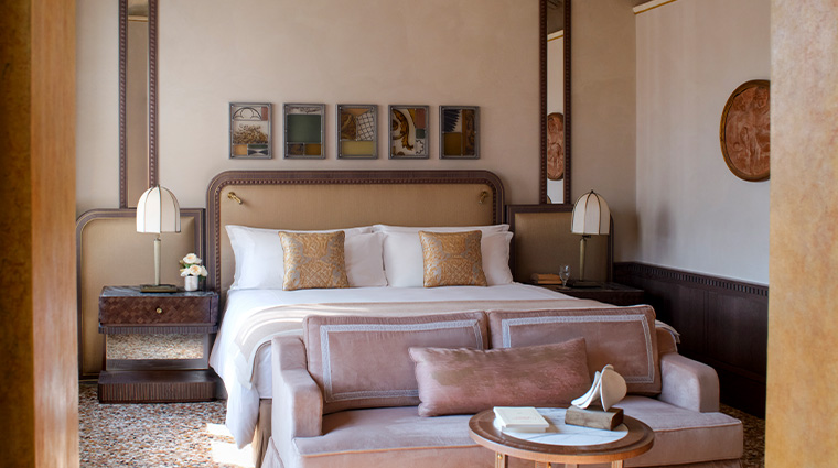 orient express venezia guestroom2