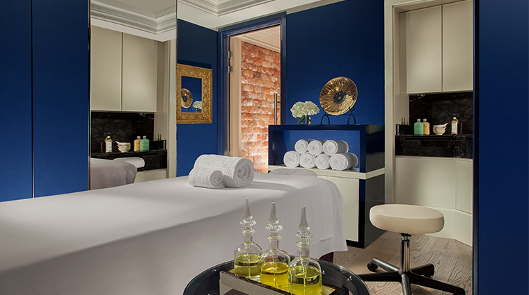 piaza lofts at the parisian macao versailles suite massage room
