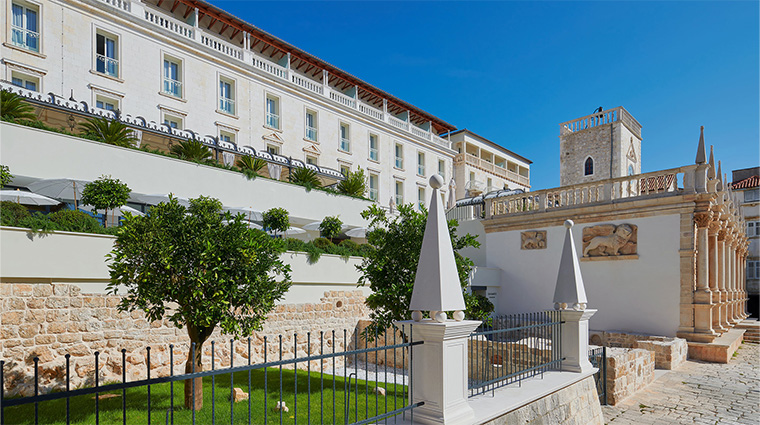 palace elisabeth hvar heritage hotel exterior3
