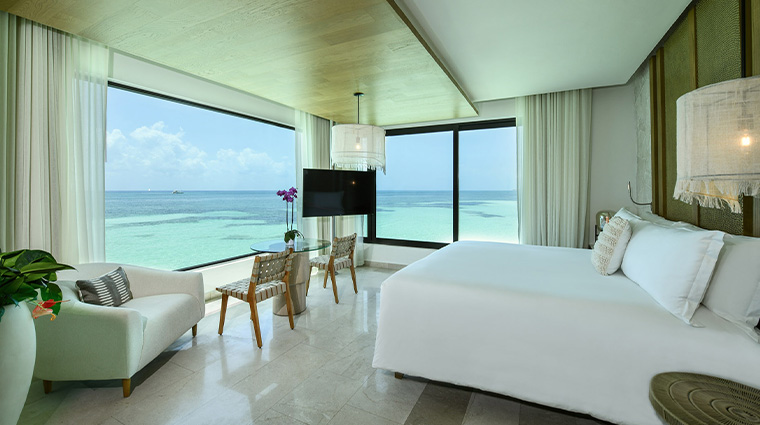 10 PresidentialOverwaterBungalow bedroom