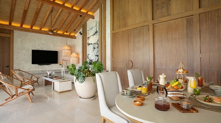 12 PresidentialOverwaterBungalow Dining