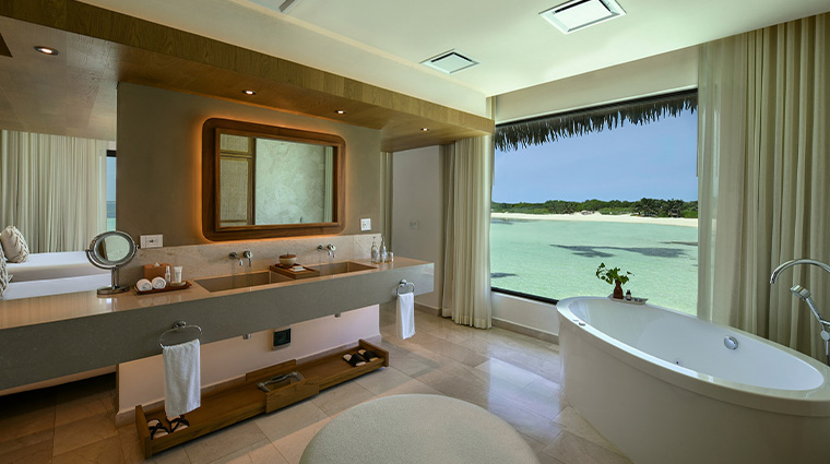 13 PresidentialOverwaterBungalow Bathroom