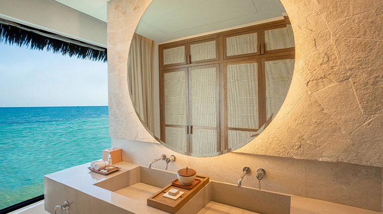 15 PresidentialOverwaterBungalow Bathroom