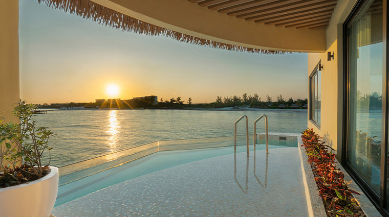 16 PresidentialOverwaterBungalow Pool