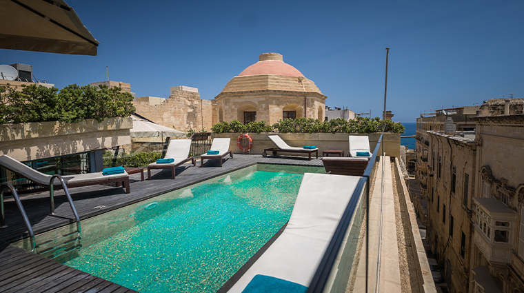 palazzo consiglia rooftop pool